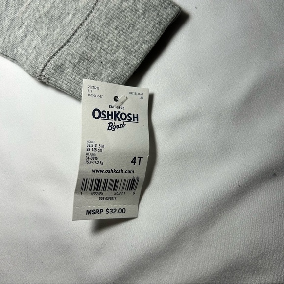 Oshkosh heritage hoodie with zip-front closure, pop neck tape, and kanga pockets - Picture 7 of 9